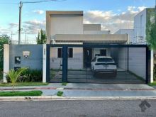 Linda casa com piscina e área gourmet