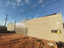 Galpão amplo - escritório - salas e banheiros