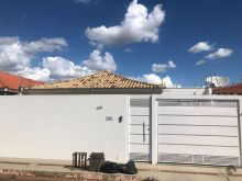 Casa espaçosa - ótima localização - 2 quartos - 1 suíte