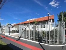 Casa comercial com 10 salas