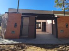 Casa nova com 3 vagas de garagem e 3 quartos