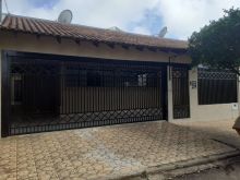 Casa térrea ampla com edícula