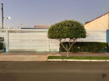 Casa aconchegante - piscina com cascata