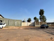 Galpão com 5 salas comerciais e 3 banheiros