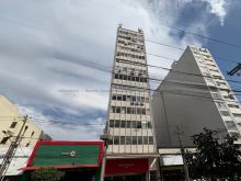 Sala comercial com um banheiro
