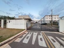 Imóvel todo reformado - último andar