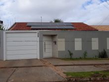 Casa com muito espaço e quintal