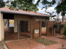 Casa com 3 salas - 3 quartos