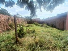 Terreno meio de quadra