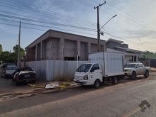 Salão comercial com casa no centro de Bonito–MS