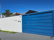 Esquina - reformada e com muito espaço