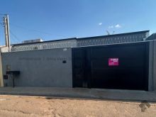 Imóvel amplo e confortável com piscina