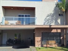 Sobrado com 3 suítes - condomínio fechado