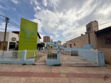 Imóvel comercial com estacionamento