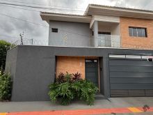 Sobrado em alto acabamento