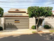 Casa moderna e completa em bairro nobre