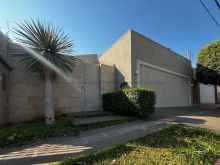 Casa de alto padrão - 4 suítes