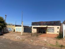 Imóvel comercial com galpão