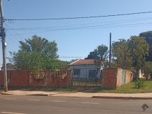 Terreno com duas casas