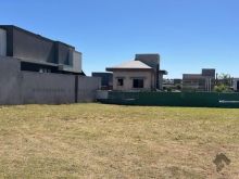 Bem localizado no condomínio