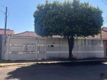 Casa 3 quartos com edícula no Coophamat