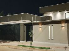 Belíssima casa com piscina