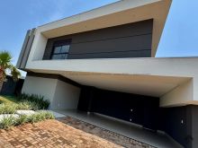 Maravilhoso com 5 suítes no Alphaville III e móveis planejados