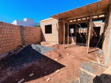 02 quartos com terreno grande