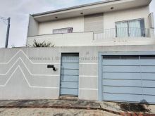 Sobrado com excelente espaço e 5 quartos