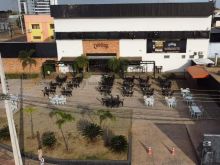 Imóvel comercial de esquina - em ponto estratégico