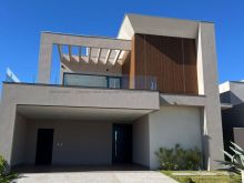 Luxuoso sobrado - 4 suítes e piscina