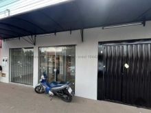 Imóvel comercial em rua movimentada