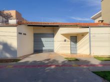 Casa com piscina 3 quartos - 2 suítes