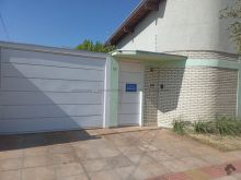 Ótima casa com piscina e área gourmet ampla