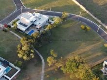 Lindo terreno na entrada do condomínio