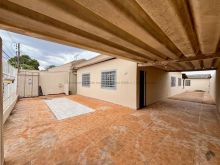 Imóvel com amplo terreno - Coopharádio