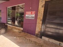 Casa e salão comercial