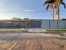 Casa com grande terreno