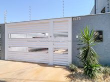 Entrada facilitada - casa impecável rica em armários