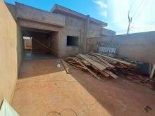 01 suíte - 01 quarto e quintal grande