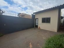 Com suíte - terreno nos fundos