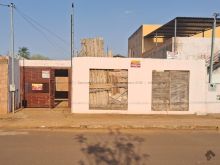 Casa bem localizada no bairro