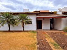 Casa em condomínio - churrasqueira - varanda