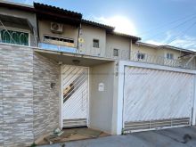 Sobrado com entrada individual e área gourmet