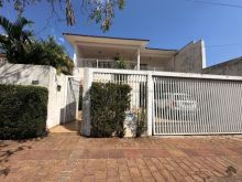 Sobrado para fins residencial ou comercial