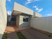 Casa grande com quintal e suíte