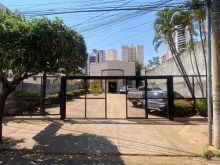 Clínica com mobiliários modernos