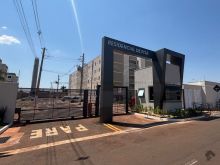 Apartamento com sacada - 5º andar