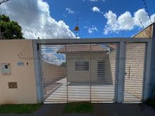 Casa espaçosa - quintal amplo