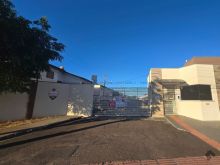 Apartamento impecável com armários planejados